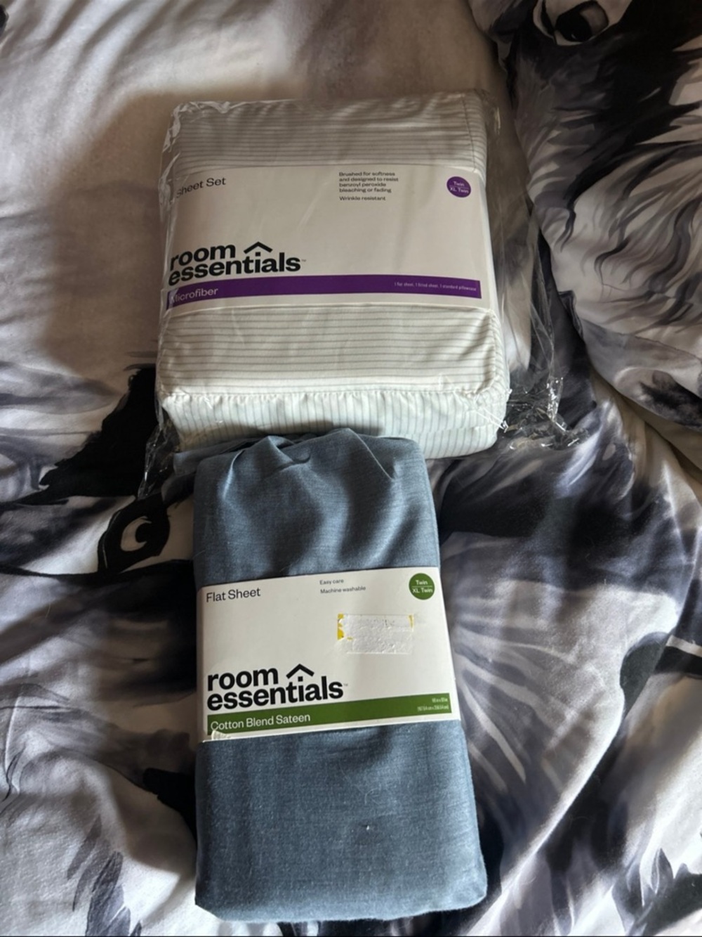 Room Essentials White Striped Twin Sheet Set